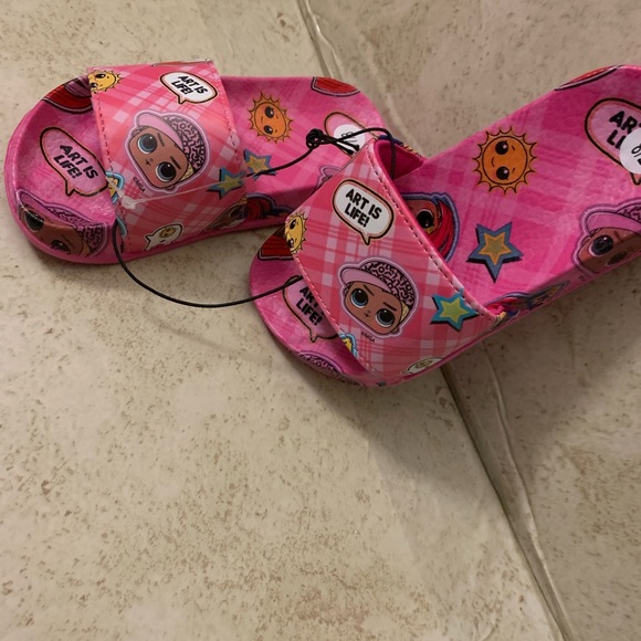 Toddler girl L.O.L. Surprise flip flops size 7/8 - Picture 3 of 3